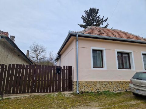Eladó Ház 8353 Vindornyalak 