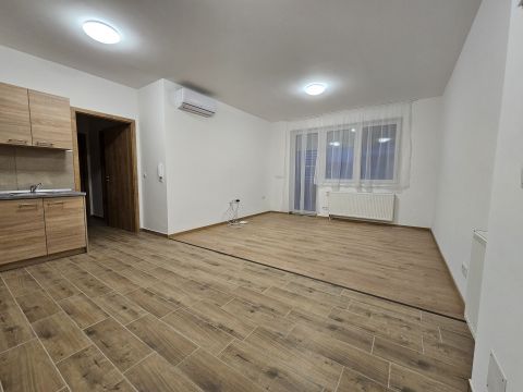 Eladó Lakás 6000 Kecskemét , Új építésű 29-78nm-es lakások, liftes társasházban.
