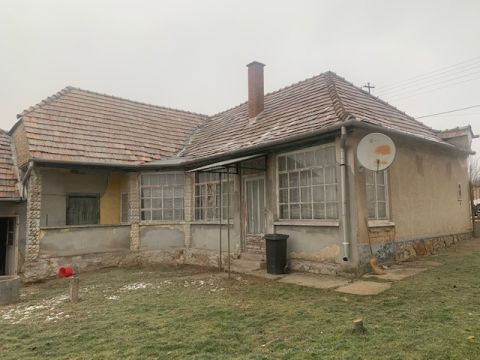 Eladó Ház 2833 Vértestolna 