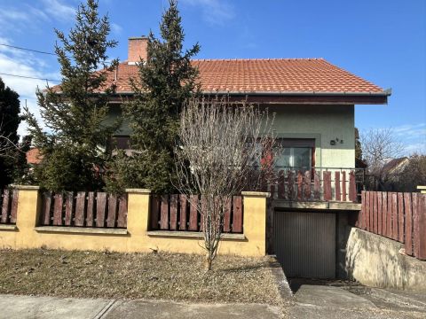 Eladó Ház 2737 Ceglédbercel Vasútállomáshoz közel