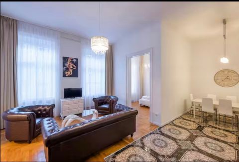 Eladó Lakás 1072 Budapest 7. kerület , KLAUZÁL TÉRNÉL, napfényes, szuper beosztás, 104 m2, 4 háló