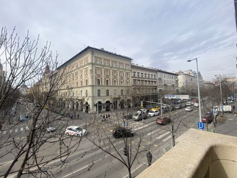 Eladó Lakás 1065 Budapest 6. kerület 