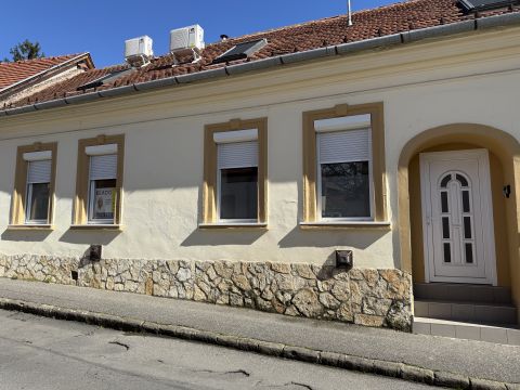 Eladó Lakás 7624 Pécs 
