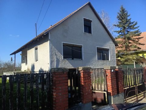 Eladó Ház 8181 Berhida 8181 Berhida Széchenyi utca 4