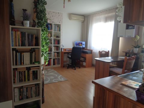 Eladó Lakás 8000 Székesfehérvár 