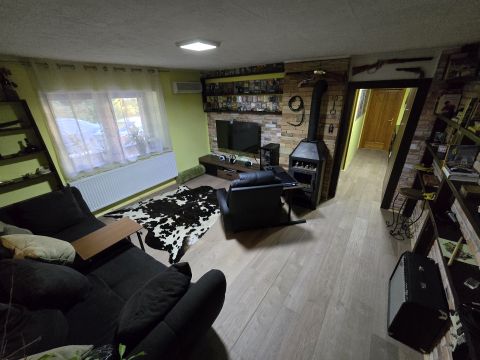 Eladó Ház 8085 Vértesboglár , 147 nm-es ékszerdoboz 