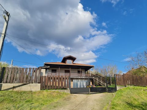 Eladó Ház 2451 Ercsi , Dunaparthoz közel 