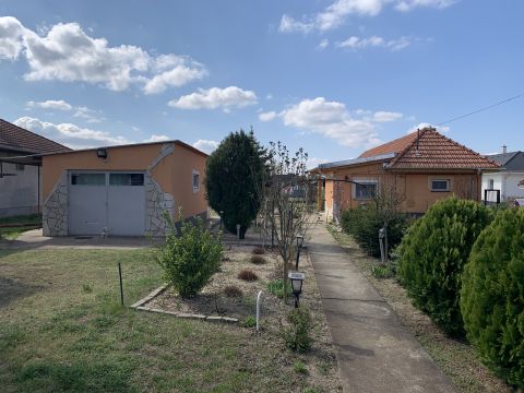 Eladó Ház 6044 Kecskemét 