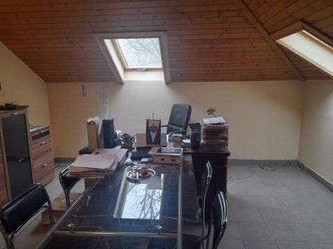 Kiadó Üzlethelyiség 2100 Gödöllő , Blaha városrész