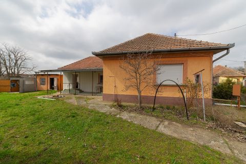 Eladó Ház 2251 Tápiószecső 