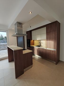 Eladó Ház 2094 Nagykovácsi ÚJ ÉPÍTÉSŰ IKERHÁZ - LINUM UDVARTÓL SÉTATÁVOLSÁGRA 