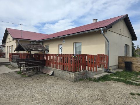 Eladó Ház 2451 Ercsi , EGYSZINTES KÉT LAKÁSSAL