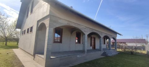 Eladó Ház 5474 Tiszasas , 5474 Tiszasas, Csendes