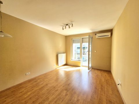 Kiadó Lakás 1146 Budapest 14. kerület Újszerű házban 2 szobás, ERKÉLYES, csendes lakás kiadó