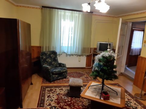 Eladó Ház 5100 Jászberény , Apponyi tér környékén.