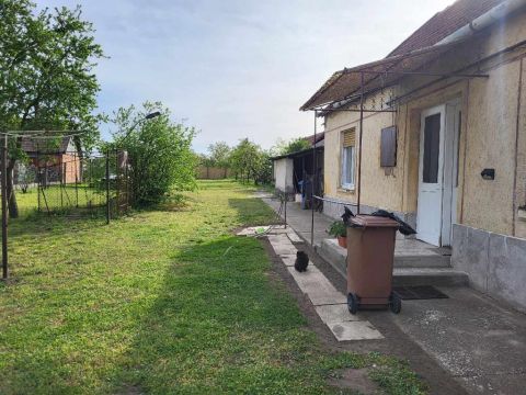 Eladó Ház 5126 Jászfényszaru 5126 Jászfényszaru, Központhoz közeli