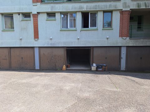Eladó Parkoló 6000 Kecskemét BELVÁROSI ÖNÁLLÓ GARÁZS ELADÓ.
