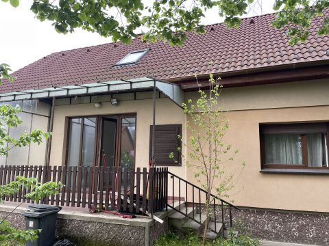 Eladó Ház 2373 Dabas , Iskolához közel
