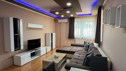 Kiadó Lakás 4032 Debrecen Füredi-kapuban 2 szobás, 1. emeleti lakás KIADÓ!