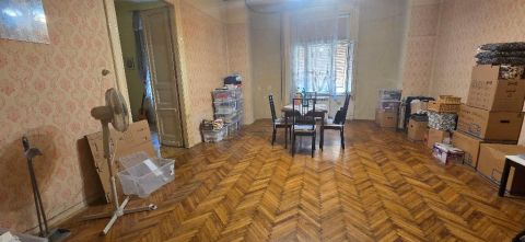 Eladó Lakás 1068 Budapest 6. kerület , 1068 Budapest 6, belváros, csendes