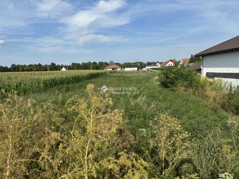 Eladó Telek 9183 Mosonszentmiklós , Mosonújhely bekötőút