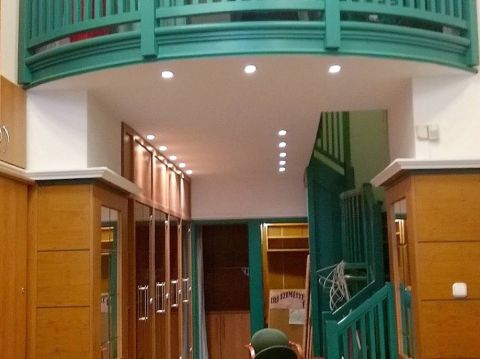 Kiadó Üzlethelyiség 1123 Budapest 12. kerület Utcafronti üzlethelyiség Bel-Budán, a Kék Golyó utcában