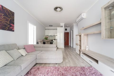 Eladó Lakás 1138 Budapest 13. kerület Marina part - Stílusosan felújított, 3 szobás, erkélyes
