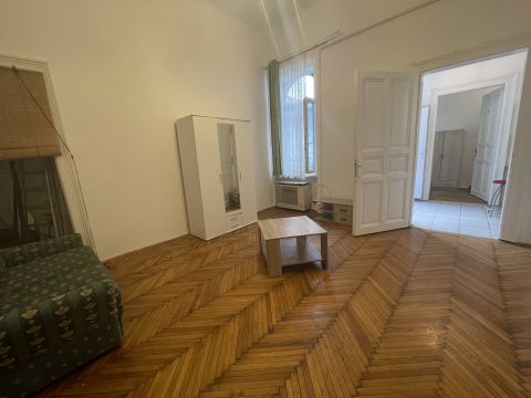 Eladó Lakás 1055 Budapest 5. kerület 