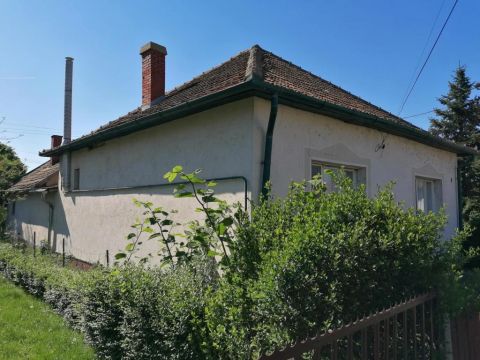 Eladó Ház 5350 Tiszafüred , 5358 Tiszafüred, családi házas