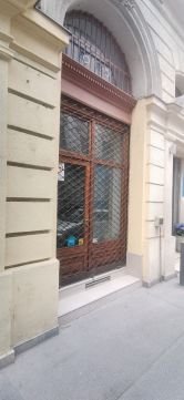 Eladó Üzlethelyiség 1054 Budapest 5. kerület 