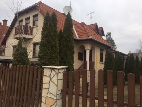Kiadó Ház 6000 Kecskemét , Cégek figyelmébe ajánlom! Munkások elszállásolására KIADÓ!