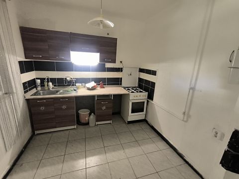 Eladó Lakás 6000 Kecskemét 