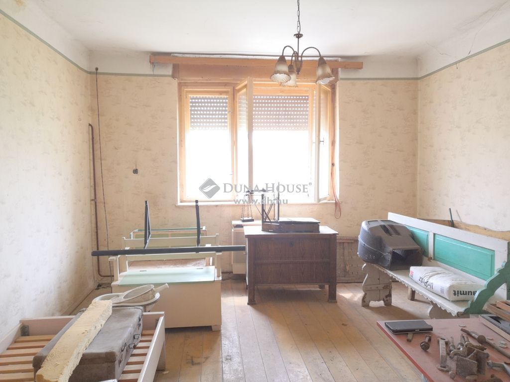 2192 Hévízgyörk , Újtelepen, felújításra váró családi ház, új kerítéssel — 1/16