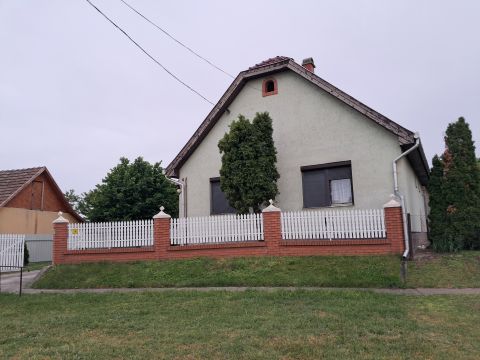 Eladó Ház 5430 Tiszaföldvár 