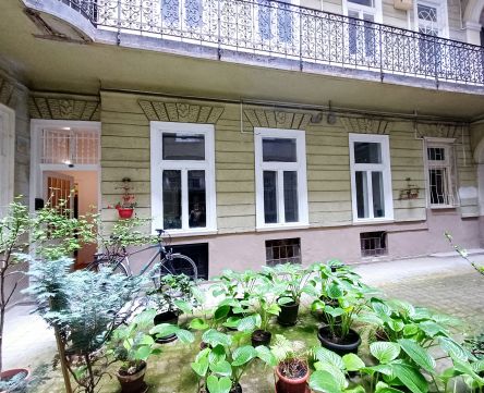 Eladó Lakás 1074 Budapest 7. kerület , Dohány és Szövetség utca sarkánál, 2 szobás, teraszos lakás