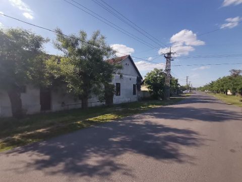 Eladó Vendéglátás 5650 Mezőberény , 5650 Mezőberény, belterület