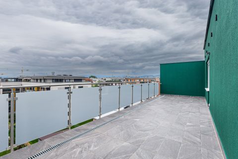 Eladó Lakás 1135 Budapest 13. kerület Angyalföldön Patak mellett újszerű, Penthouse jellegű lakás!