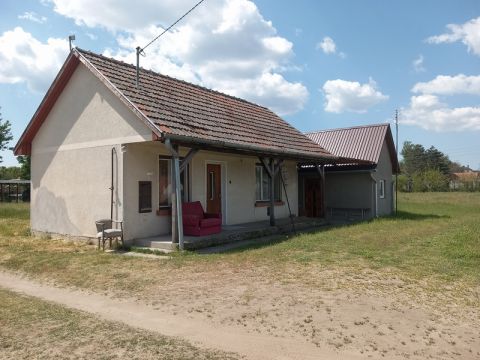 Eladó Ház 6050 Lajosmizse , LAJOSMIZSE CSENDES RÉSZE
