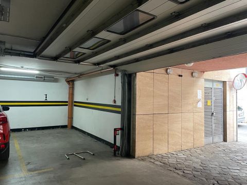 Eladó Parkoló 1077 Budapest 7. kerület Prémium autó beálló egy Síp utcai teremgarázsban