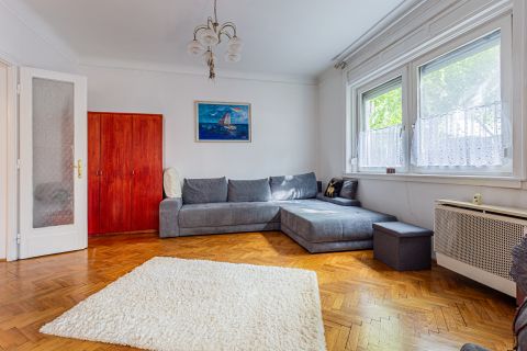 Eladó Lakás 1147 Budapest 14. kerület KERÉKGYÁRTÓ utcában 4 szobás lakás KERTTEL, PINCÉVEL
