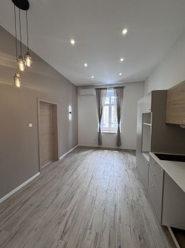 Eladó Lakás 1076 Budapest 7. kerület , 7.kerület szívében, mindenhez közel modern lakás