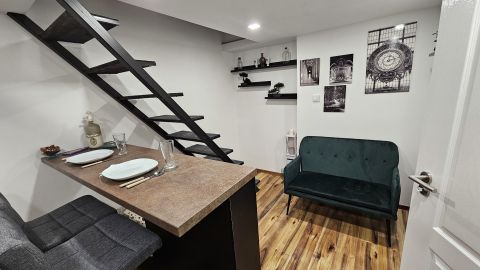 Eladó Lakás 1071 Budapest 7. kerület ,  Peterdy utca - stúdió lakás- friss felújítás