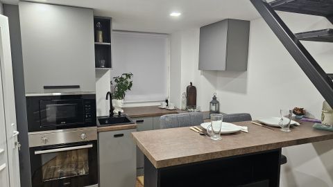 Eladó Lakás 1071 Budapest 7. kerület , Peterdy utca - stúdió lakás- friss felújítás