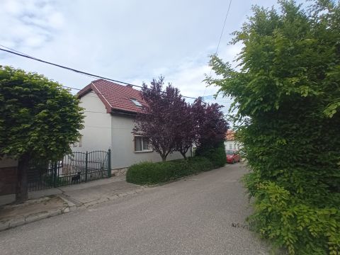 Eladó Ház 2084 Pilisszentiván 