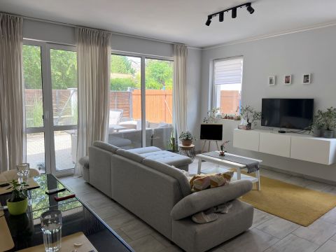 Eladó Ház 1164 Budapest 16. kerület , 16.kerületben 2019-ben épült nappali+3 hálószobás ikerházfél