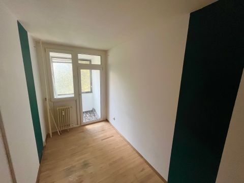 Eladó Lakás 8000 Székesfehérvár Kigyó utca elején