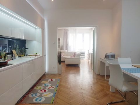 Kiadó Lakás 1055 Budapest 5. kerület 