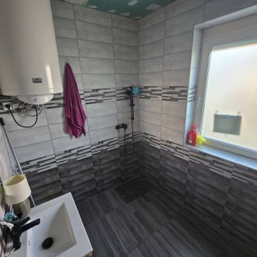 Eladó Ház 6000 Kecskemét FELÚJÍTOTT HÁZRÉSZ KÖZEL A KÖZPONTHOZ!