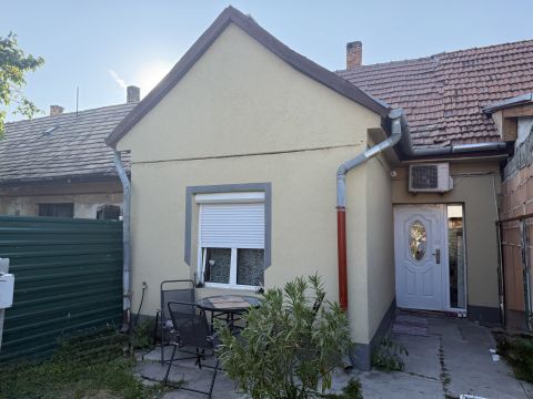Eladó Ház 2060 Bicske 