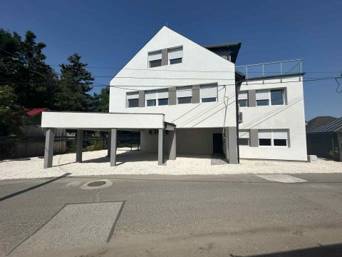 Eladó Lakás 2730 Albertirsa Városközpontban 